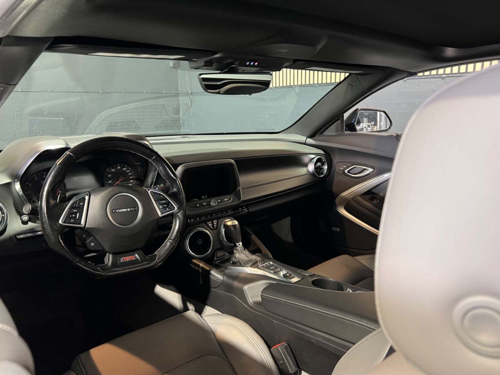 Grå Chevrolet Camaro fra 2019