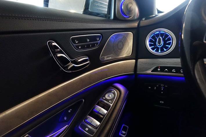 Grå Mercedes S500 fra 2016