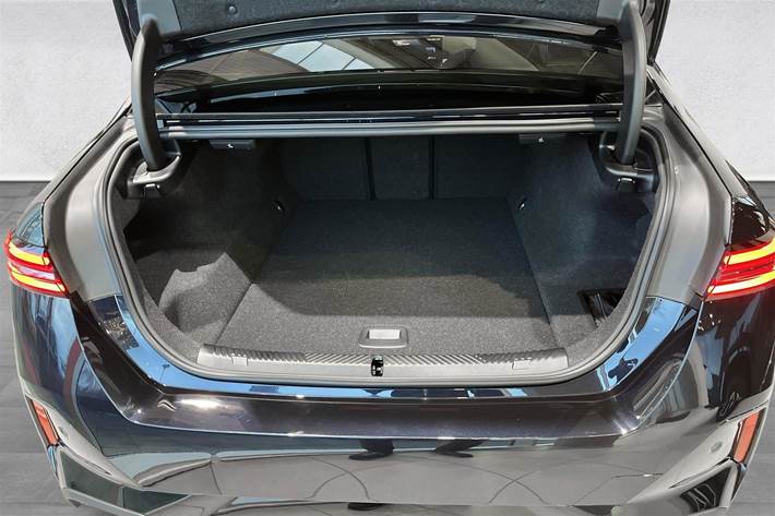 Sort BMW i5 fra 2024