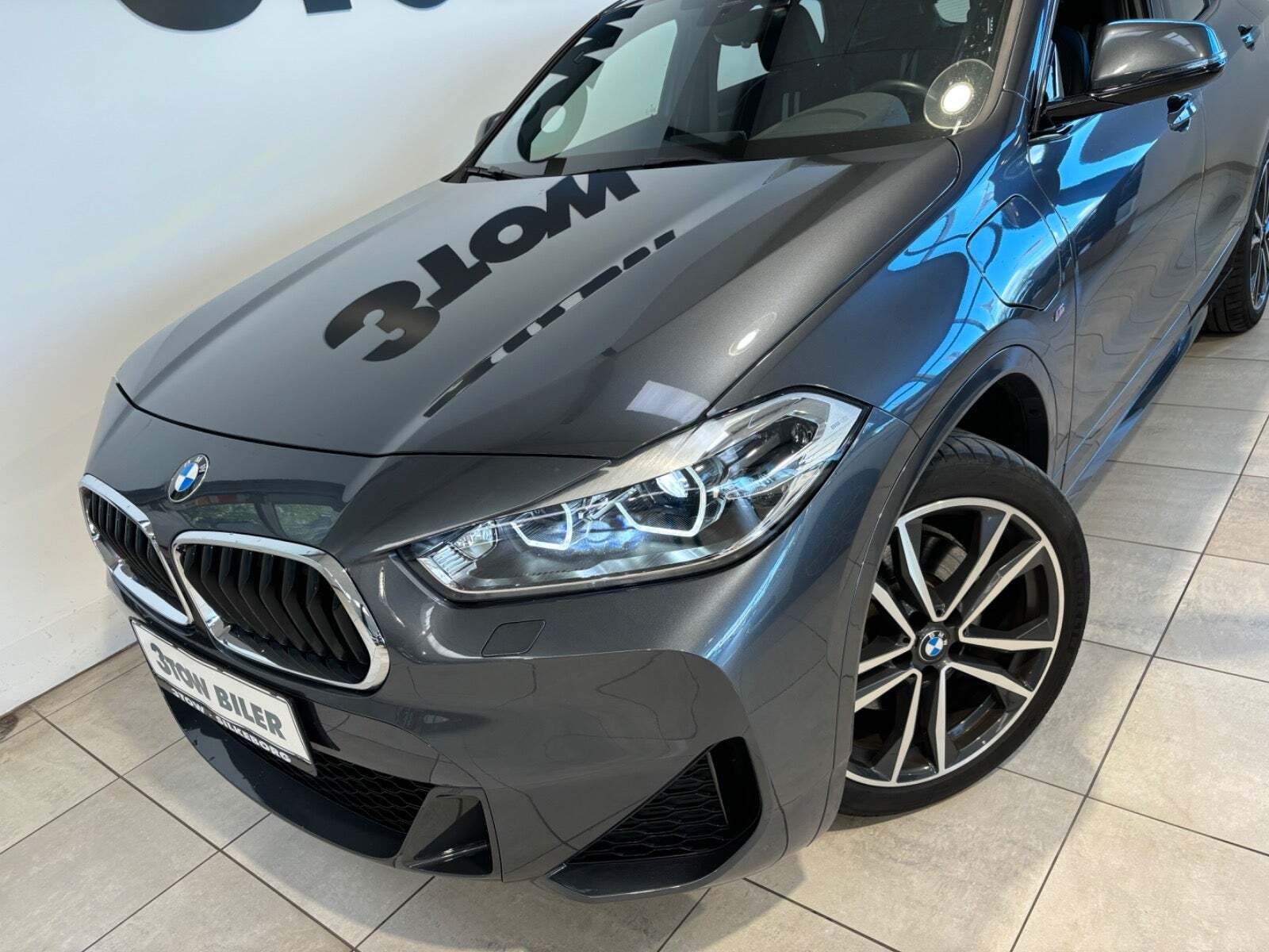 Grå BMW X2 fra 2021