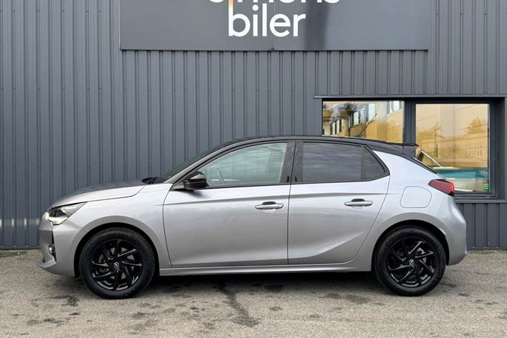 Grå Opel Corsa fra 2021