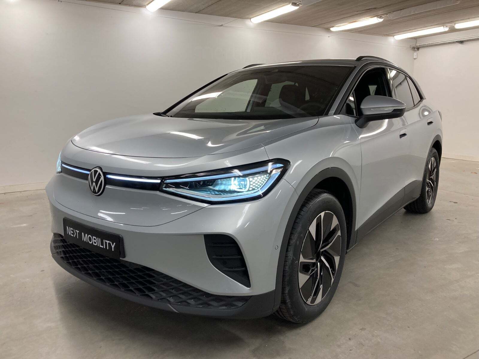 Sølv VW ID.4 fra 2025 set udefra