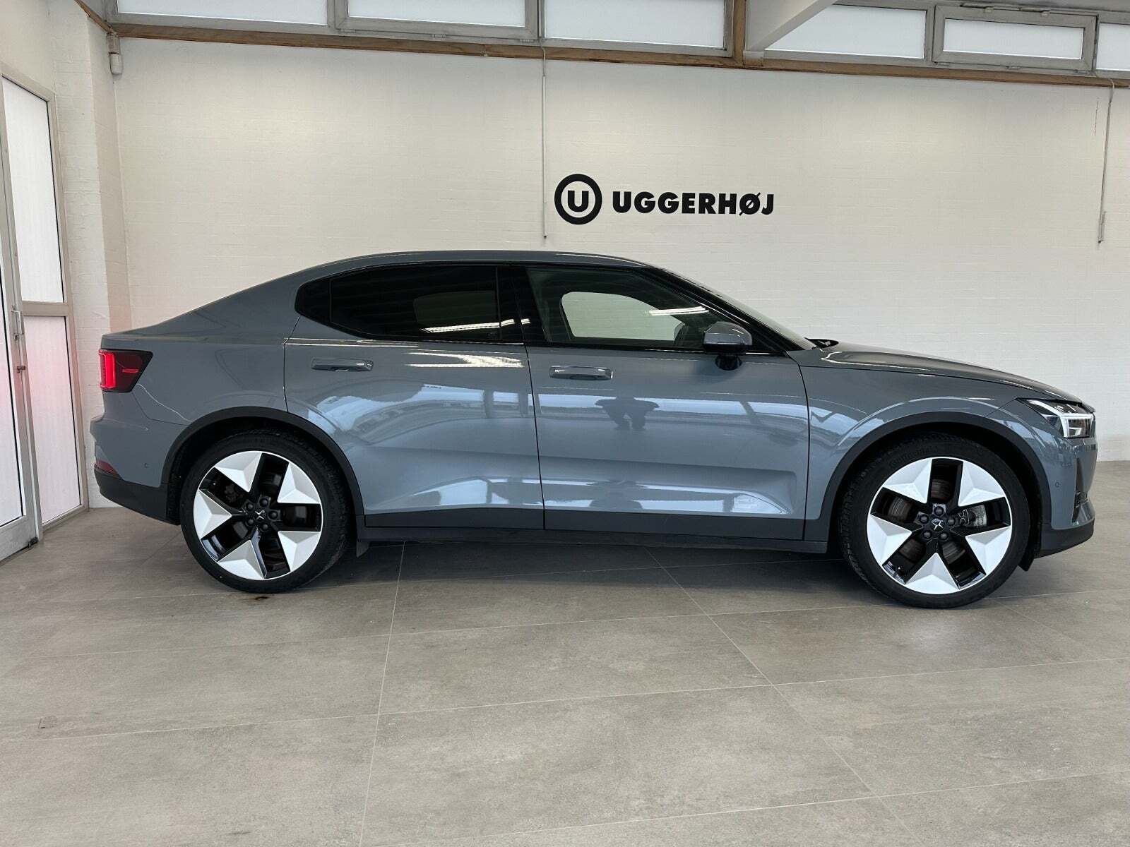 Grå Polestar 2 fra 2023