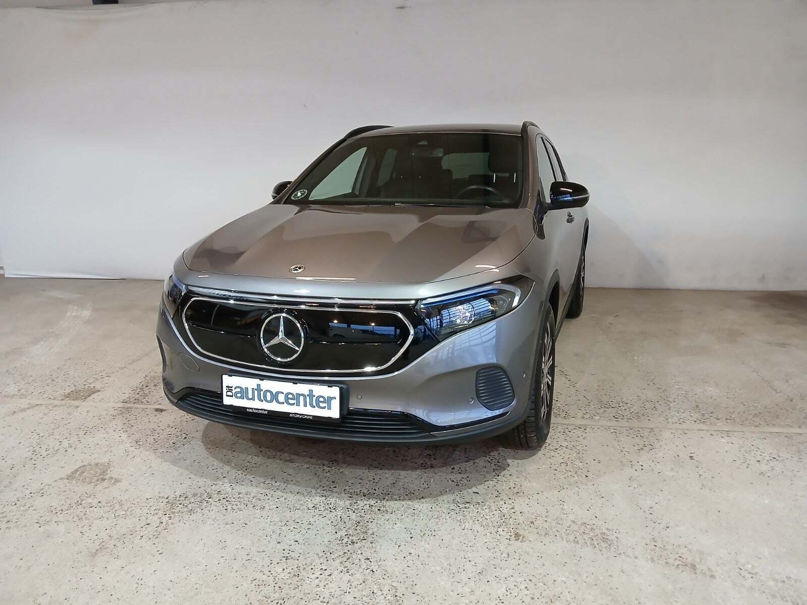 Grå Mercedes EQA250 fra 2022