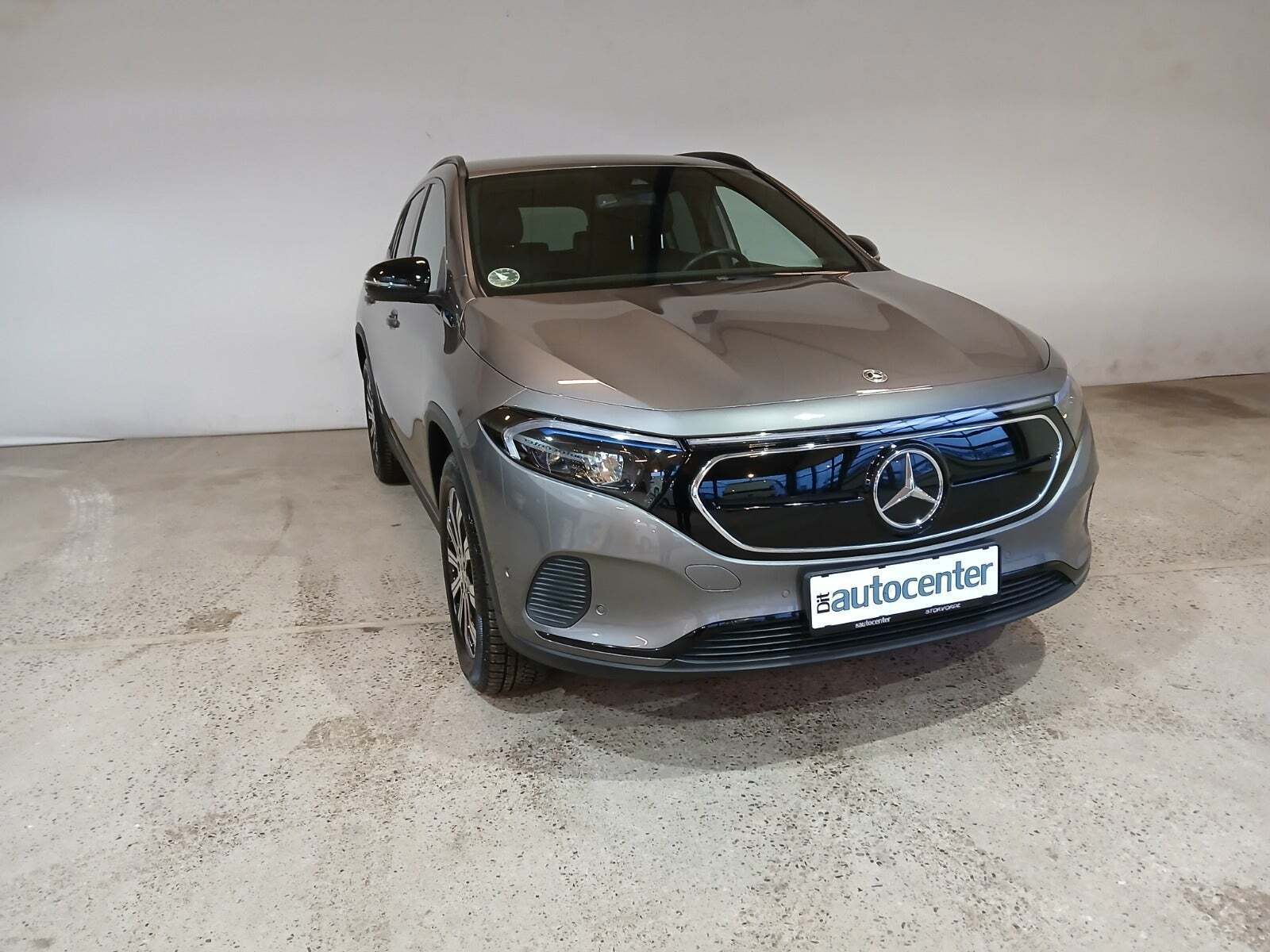 Grå Mercedes EQA250 fra 2022