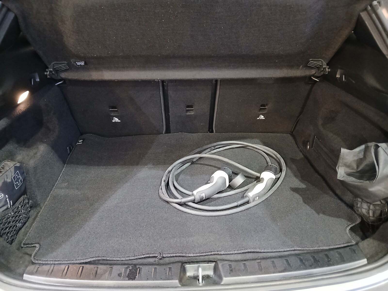 Grå Mercedes EQA250 fra 2022