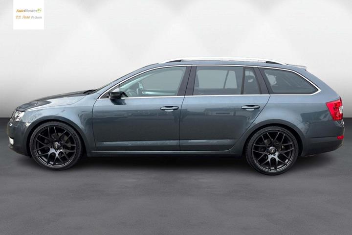 Grå Skoda Octavia fra 2016