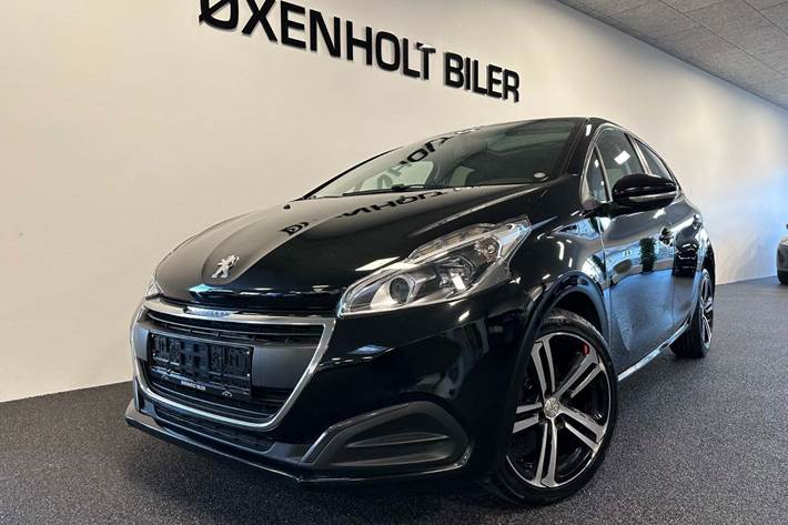Sort Peugeot 208 fra 2016 set udefra