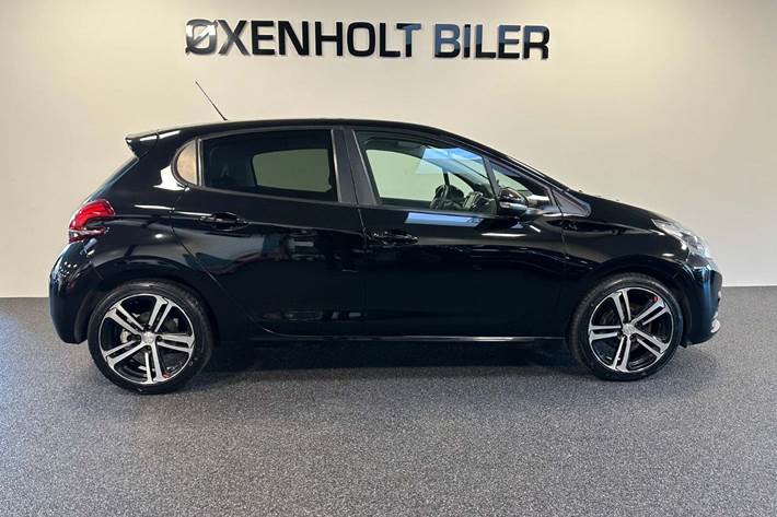 Sort Peugeot 208 fra 2016