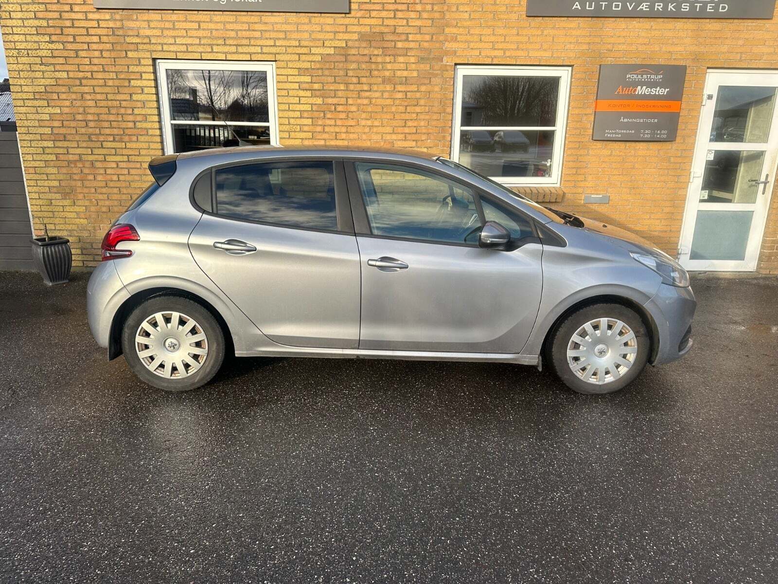 undefined Peugeot 208 fra 2019