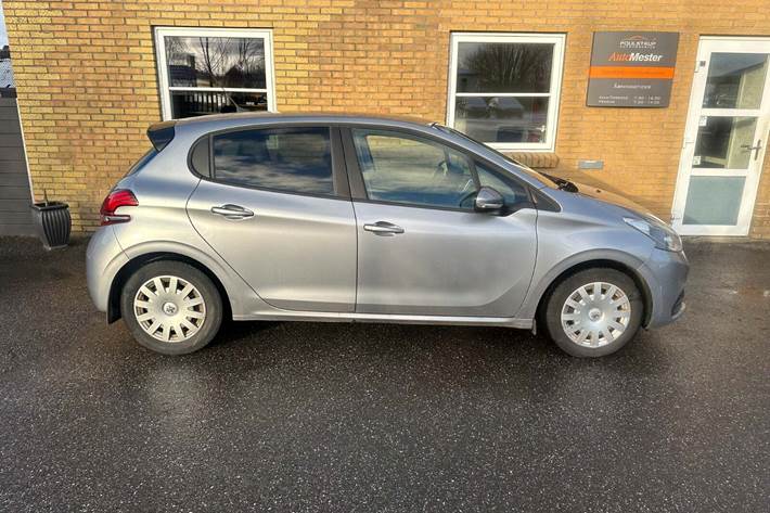 undefined Peugeot 208 fra 2019