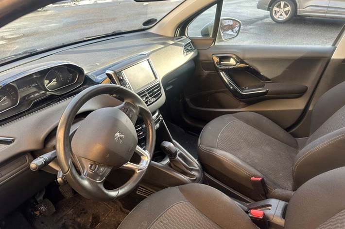 undefined Peugeot 208 fra 2019