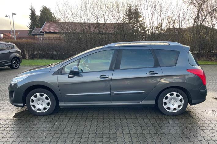 Grå Peugeot 308 fra 2011