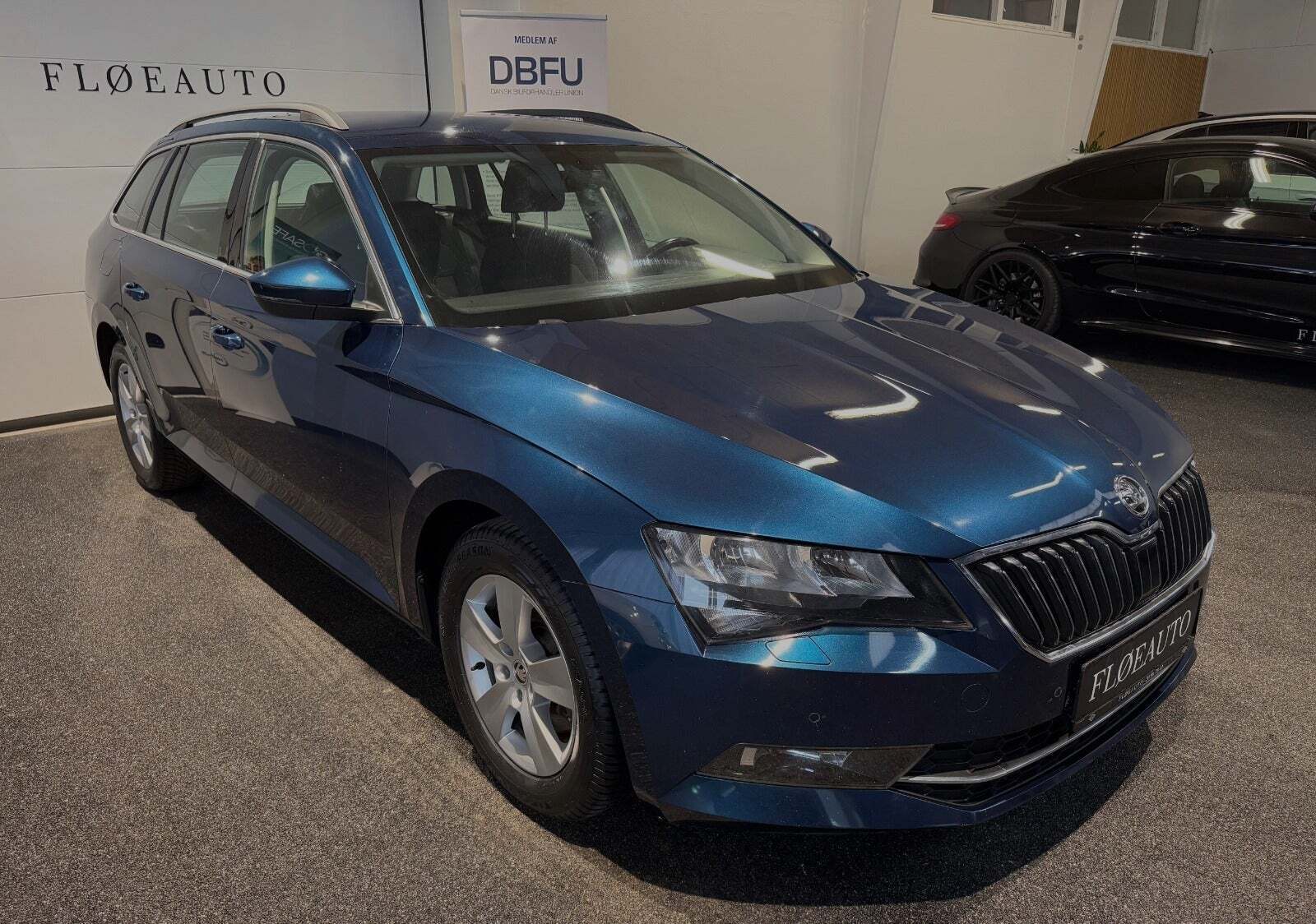 undefined Skoda Superb fra 2018 set udefra