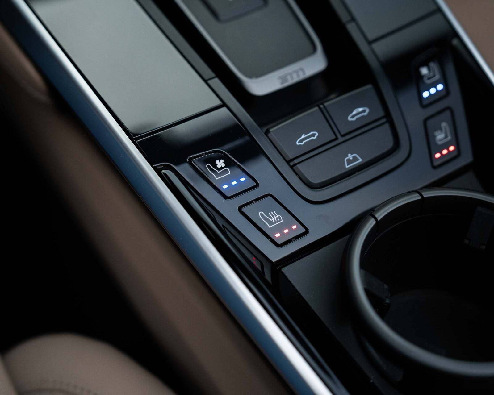 Sort Porsche 911 Turbo fra 2021