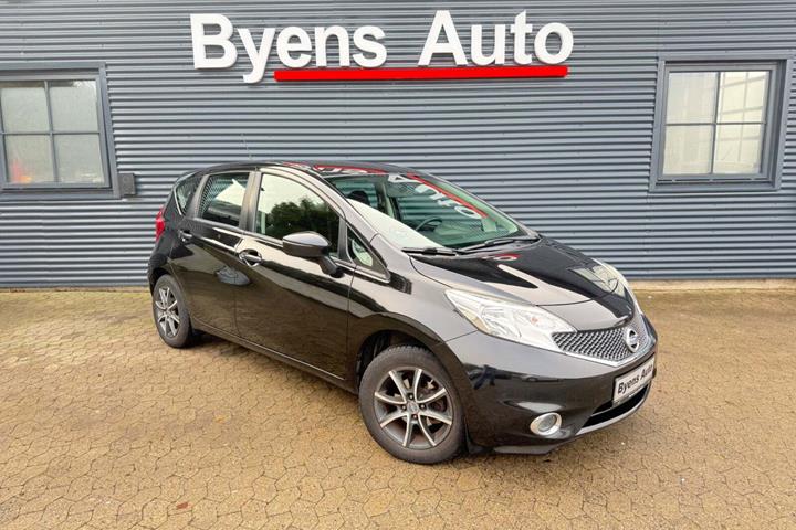 Sort Nissan Note fra 2014 set udefra