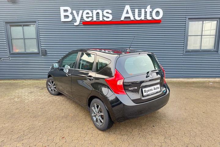 Sort Nissan Note fra 2014