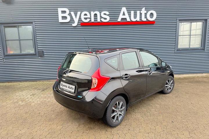Sort Nissan Note fra 2014