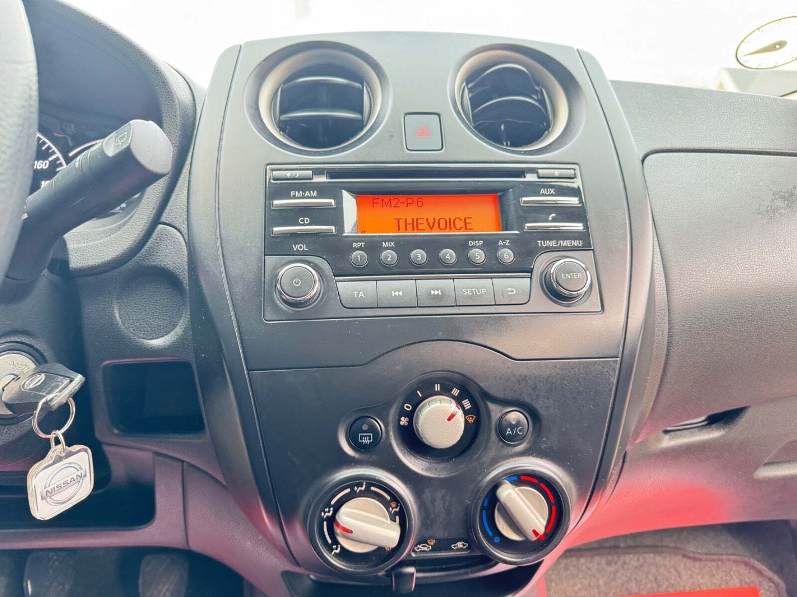 Sort Nissan Note fra 2014 set indefra