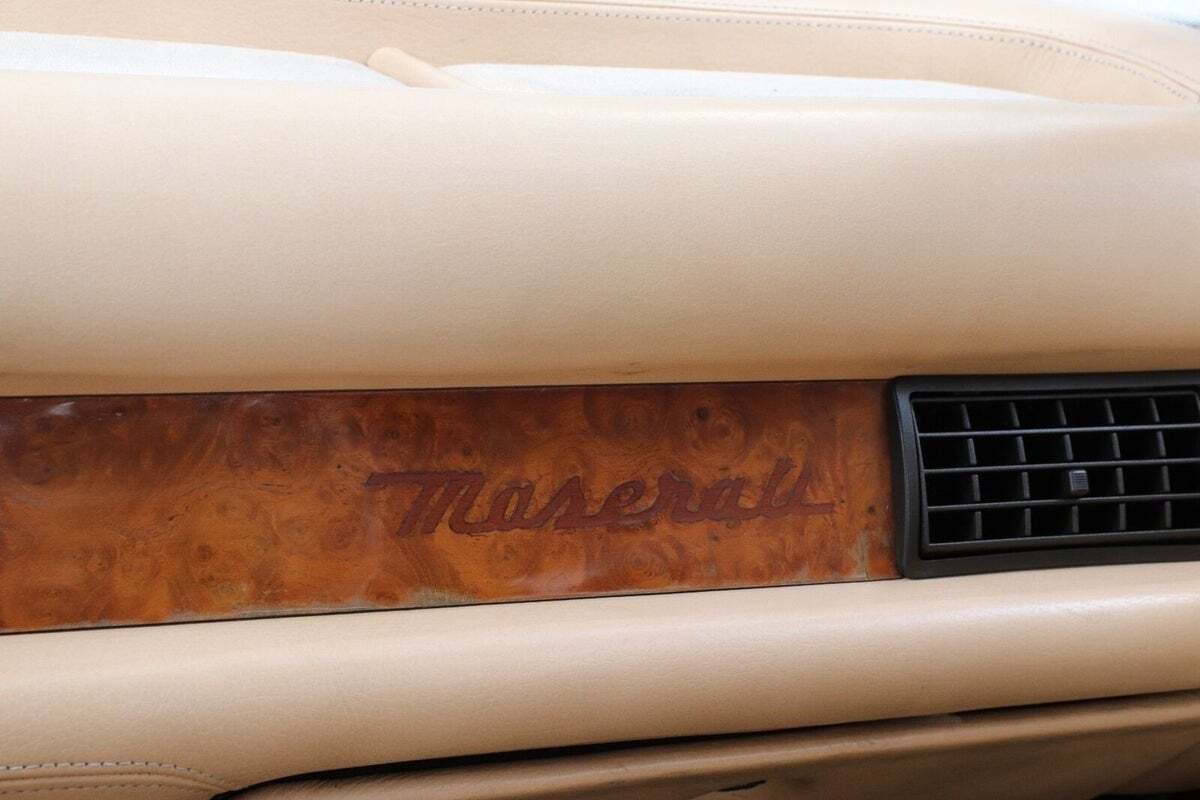 undefined Maserati 222 fra 1988 set indefra
