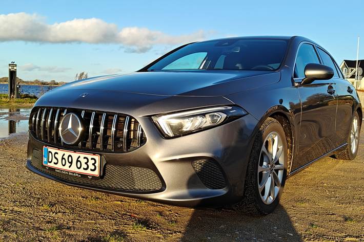 Grå Mercedes A180 d fra 2018