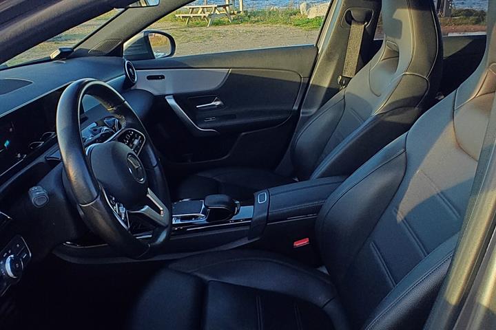 Grå Mercedes A180 d fra 2018