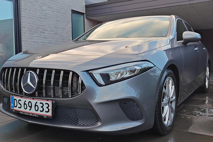 Grå Mercedes A180 d fra 2018