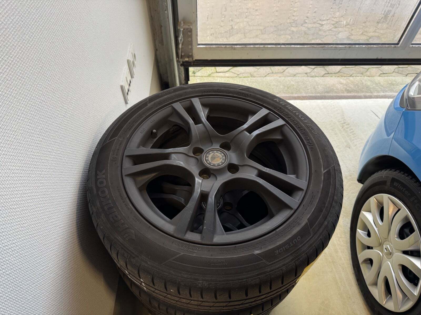 Blå Renault Clio IV fra 2014