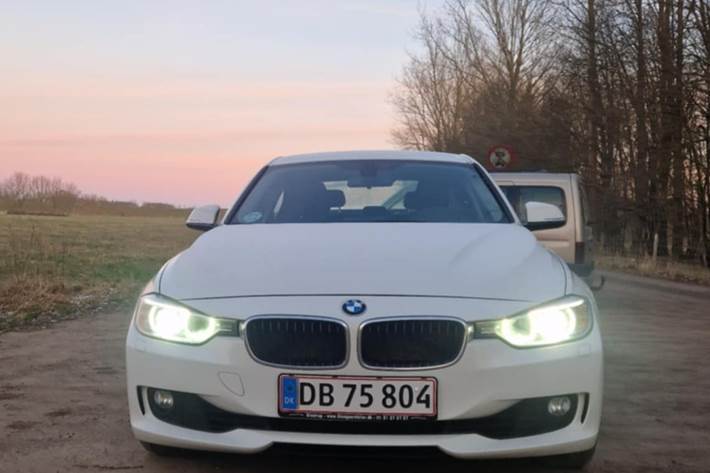 Hvid BMW 3-Serie fra 2012