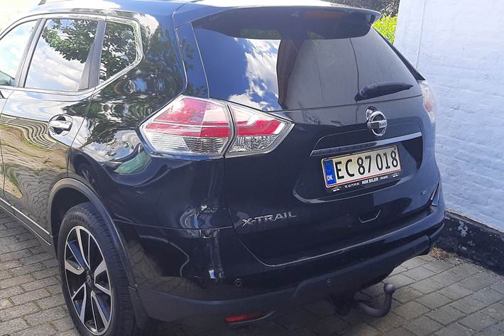 Sort Nissan X-Trail fra 2017