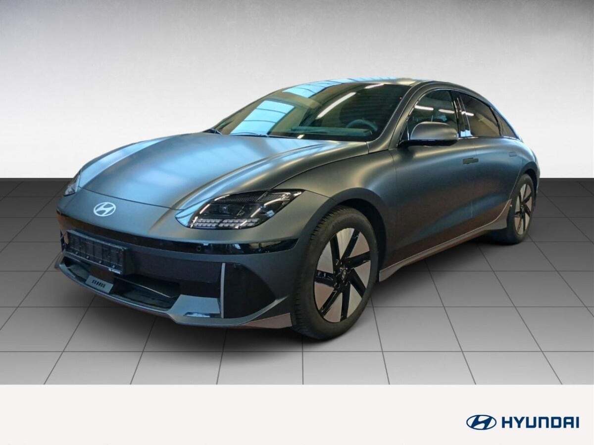 Grå Hyundai Ioniq 6 fra 2024 set udefra