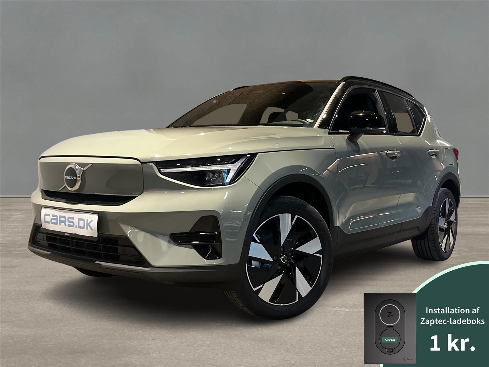 Grøn Volvo XC40 fra 2024 set udefra