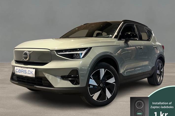 Grøn Volvo XC40 fra 2024 set udefra