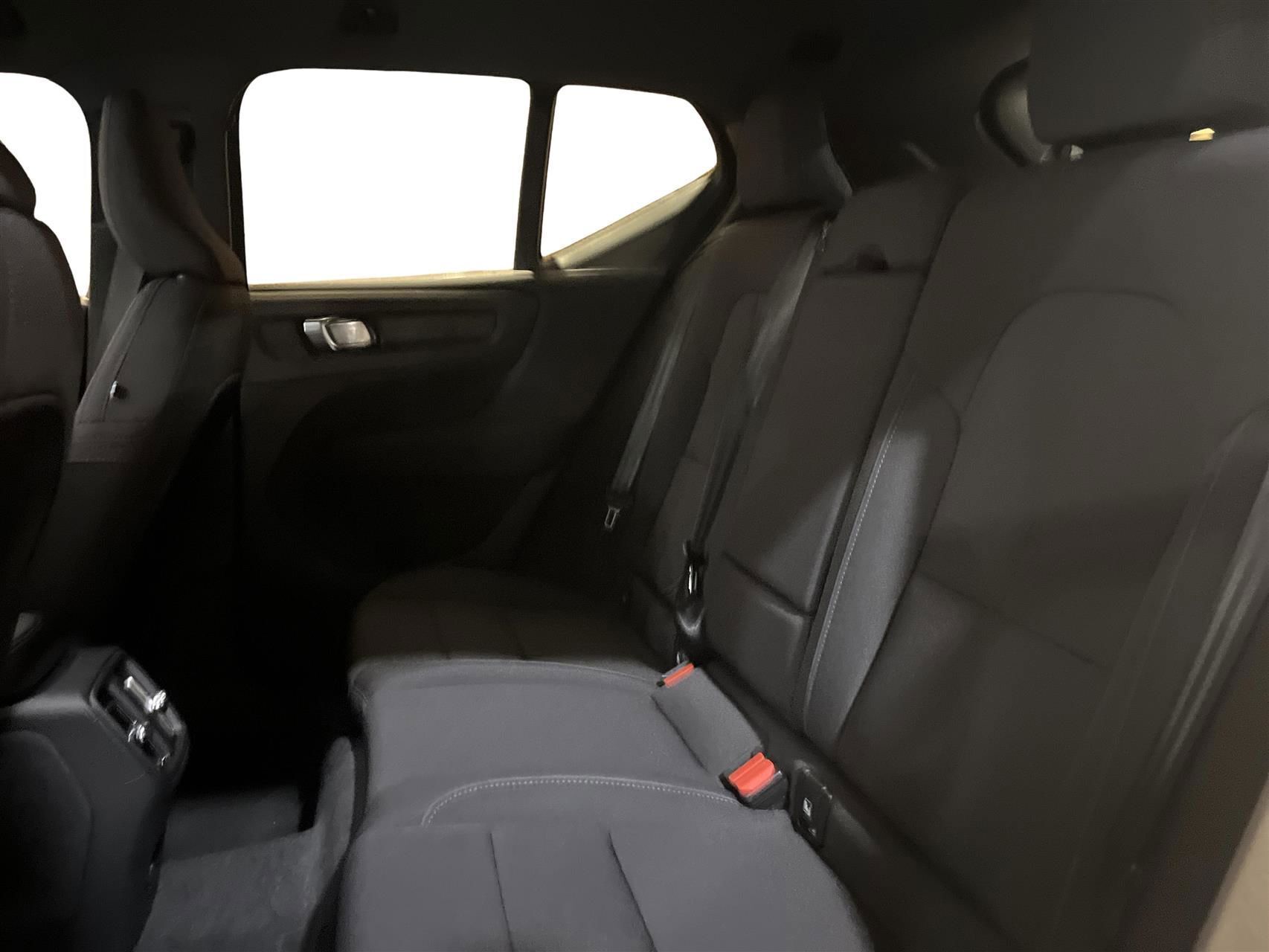 Grøn Volvo XC40 fra 2024