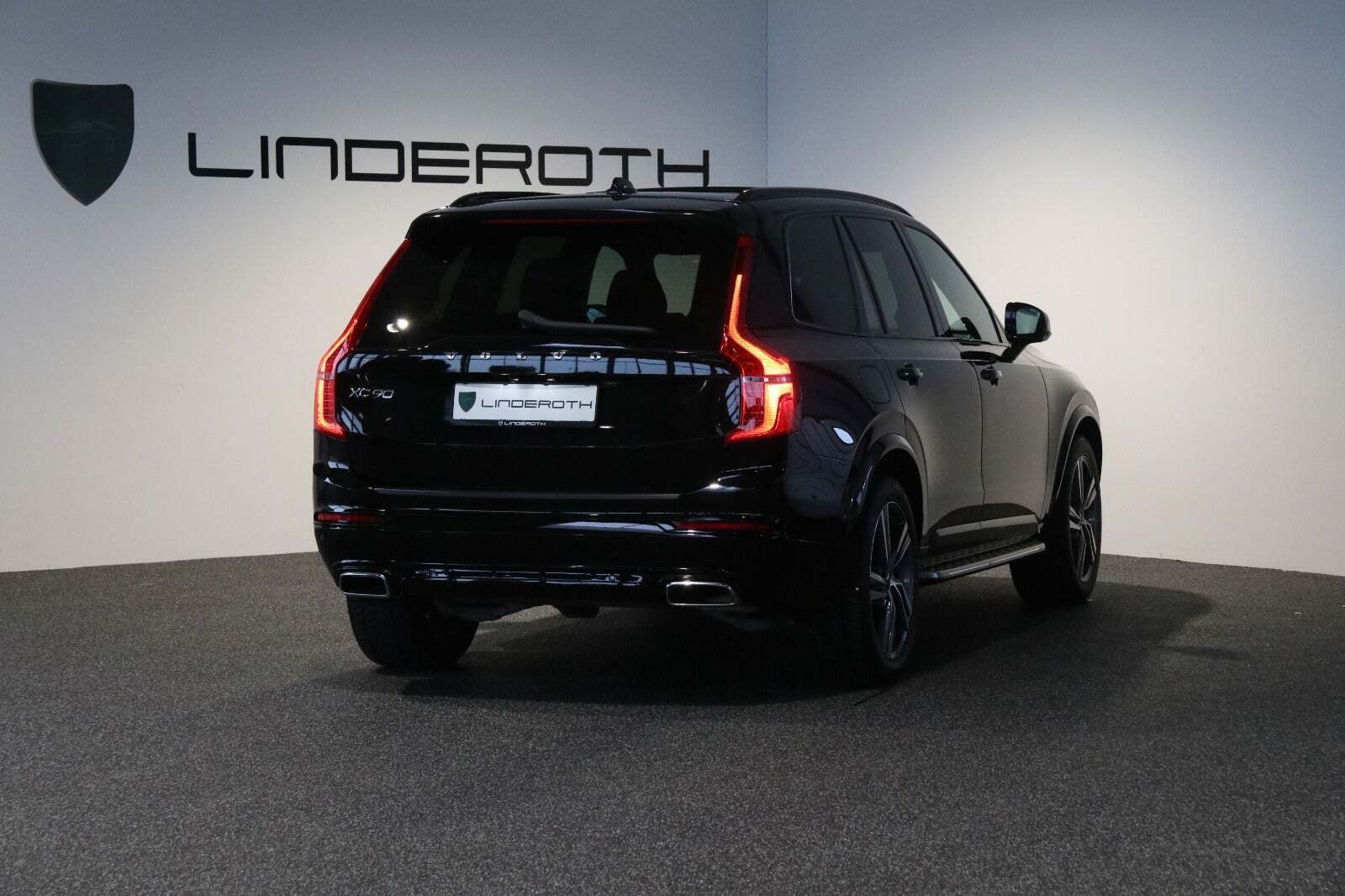 Sort Volvo XC90 fra 2019