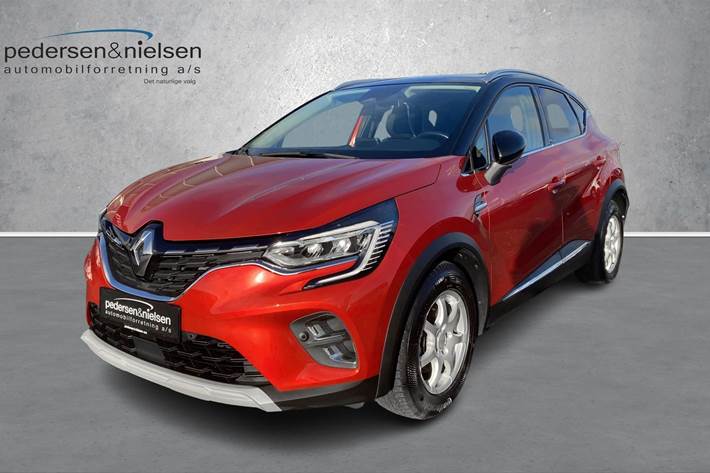 Rød Renault Captur fra 2020 set udefra