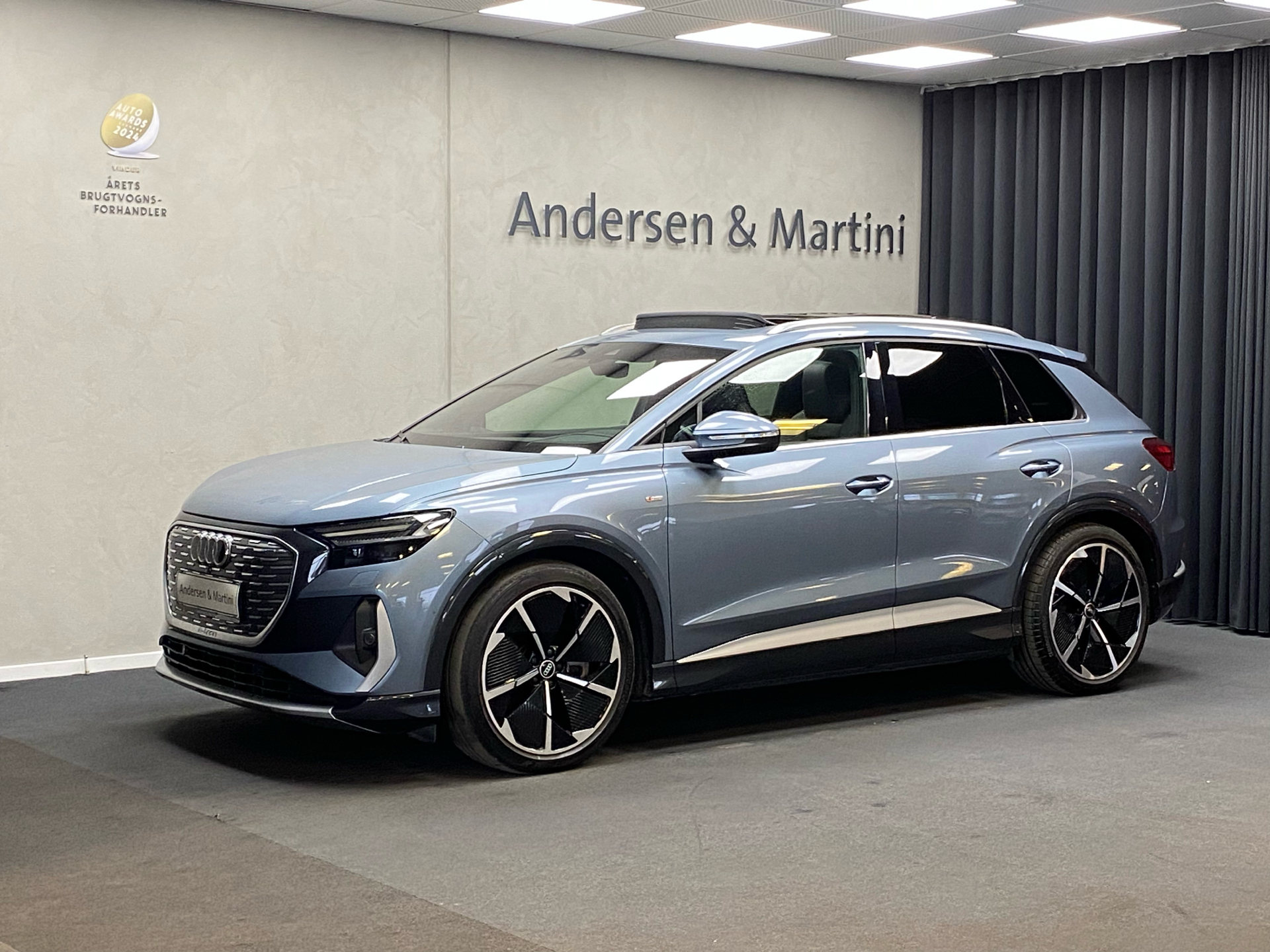 Blå Audi Q4 fra 2021 set udefra