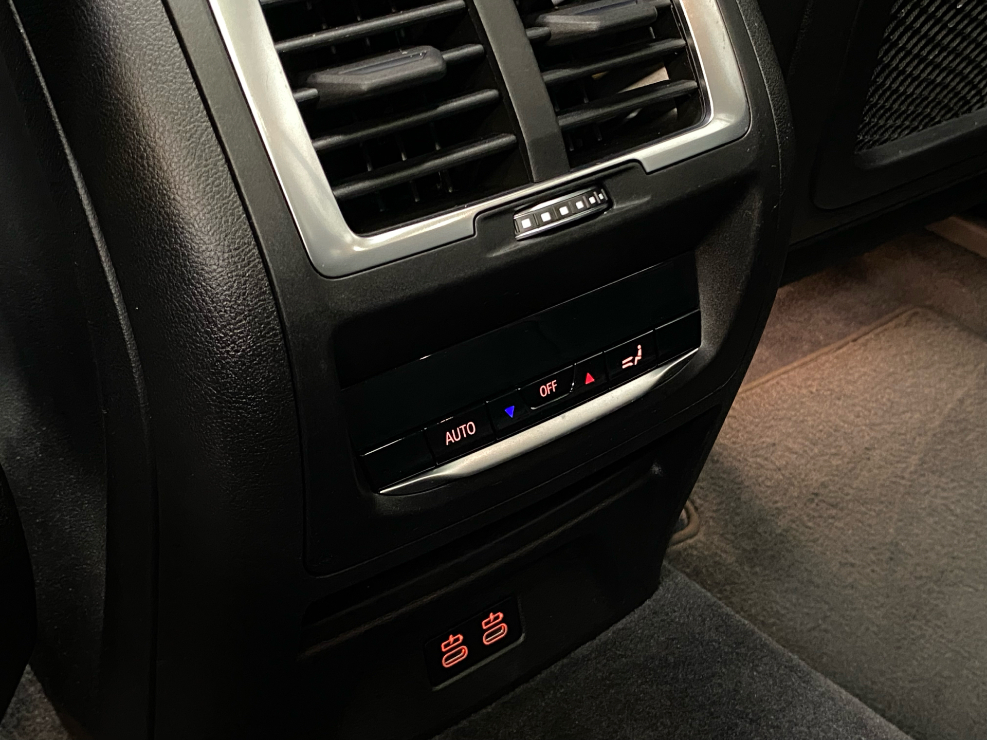 Sort BMW iX3 fra 2023