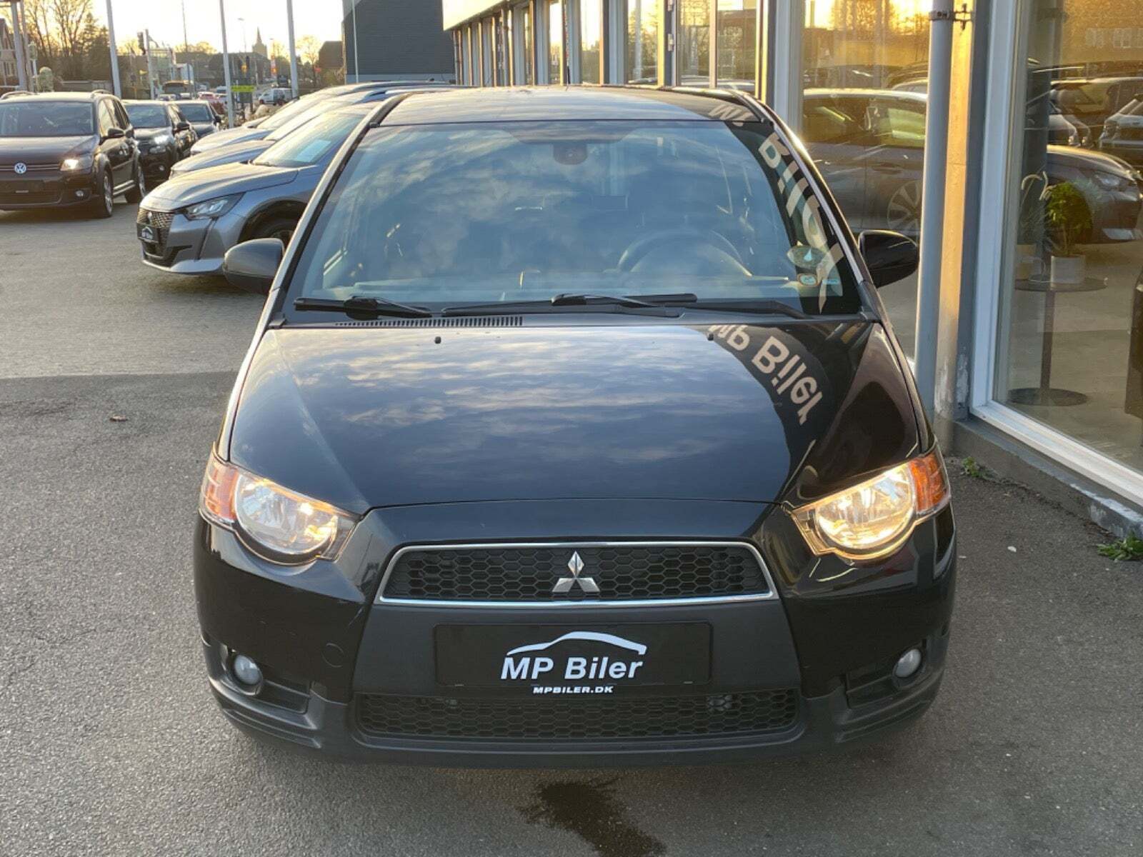 Sort Mitsubishi Colt fra 2011