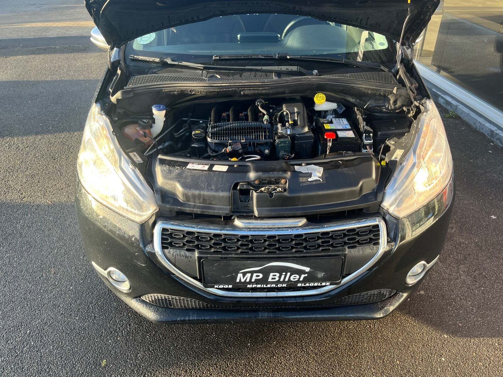 Sort Peugeot 208 fra 2013