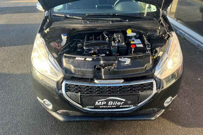 Sort Peugeot 208 fra 2013