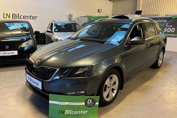 Grå Skoda Octavia fra 2018