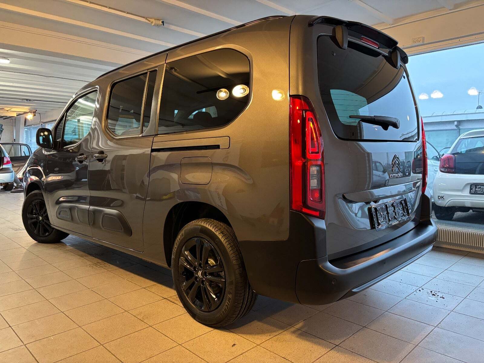 Grå Citroën ë-Berlingo fra 2023