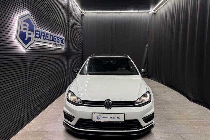 Hvid VW Golf VII fra 2016