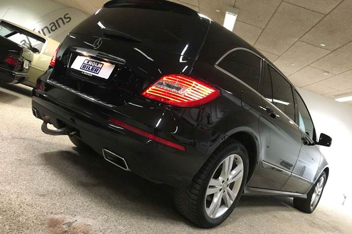 Sort Mercedes R350 fra 2013