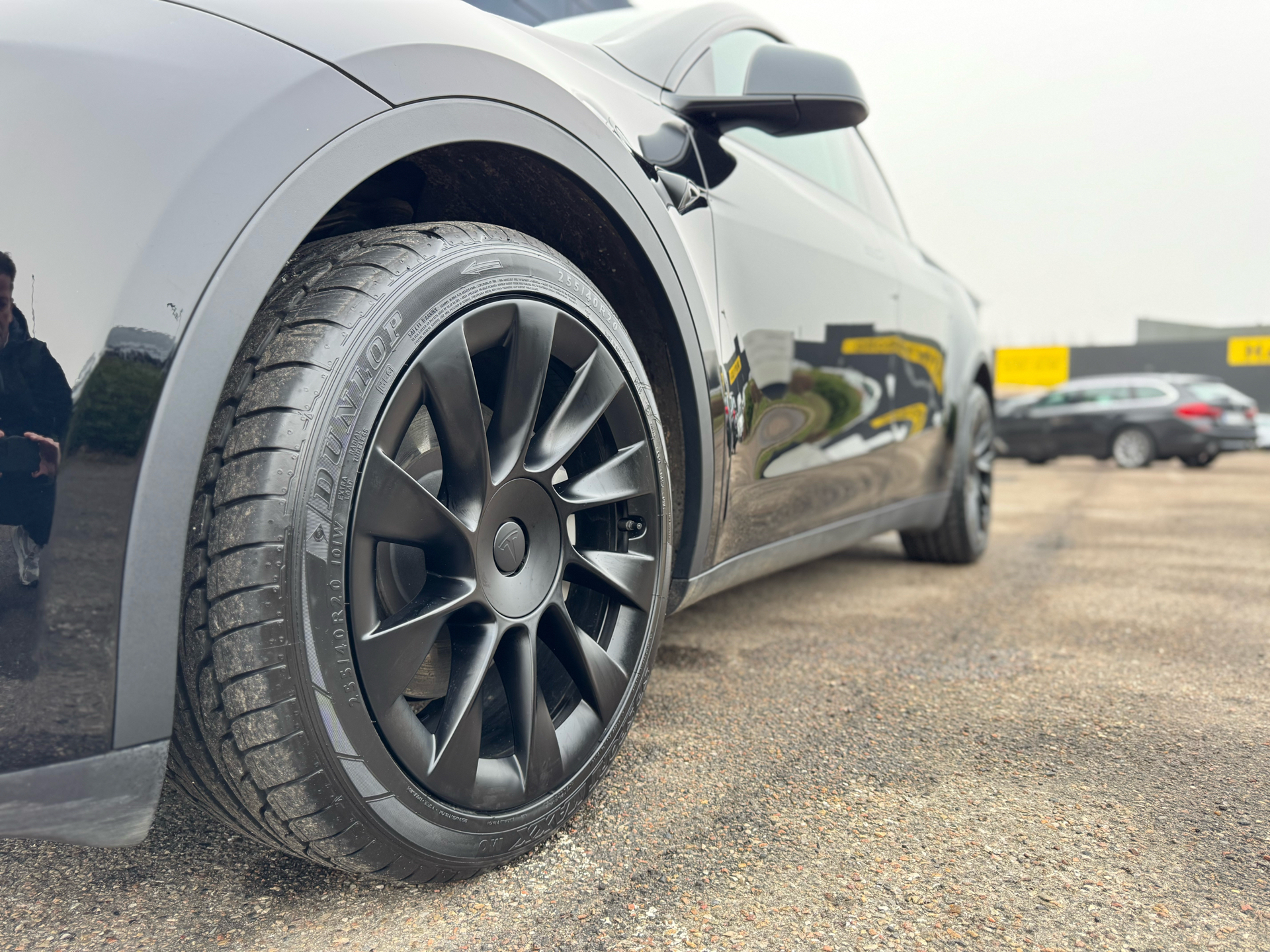 Sort Tesla Model Y fra 2022