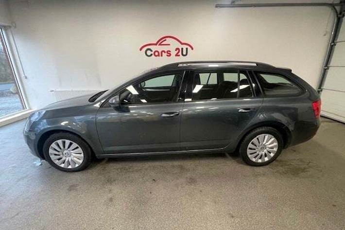Grå Skoda Octavia fra 2018