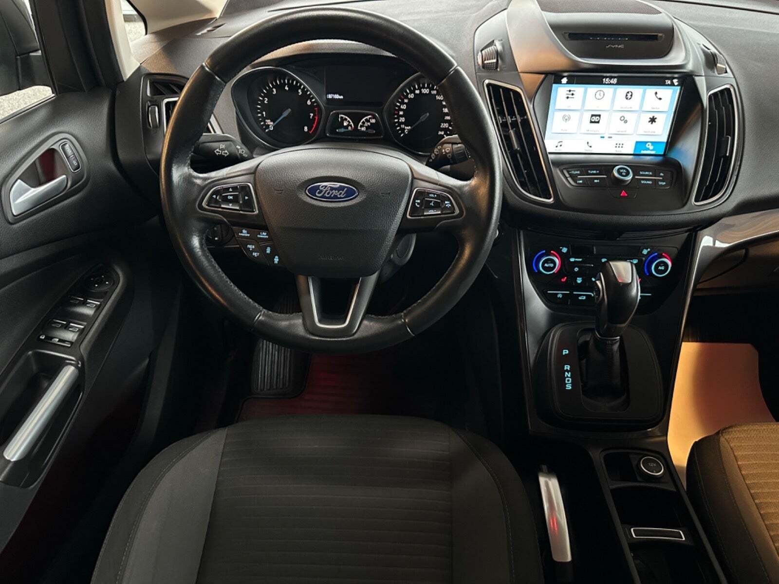 Grå Ford C-MAX fra 2018 set indefra