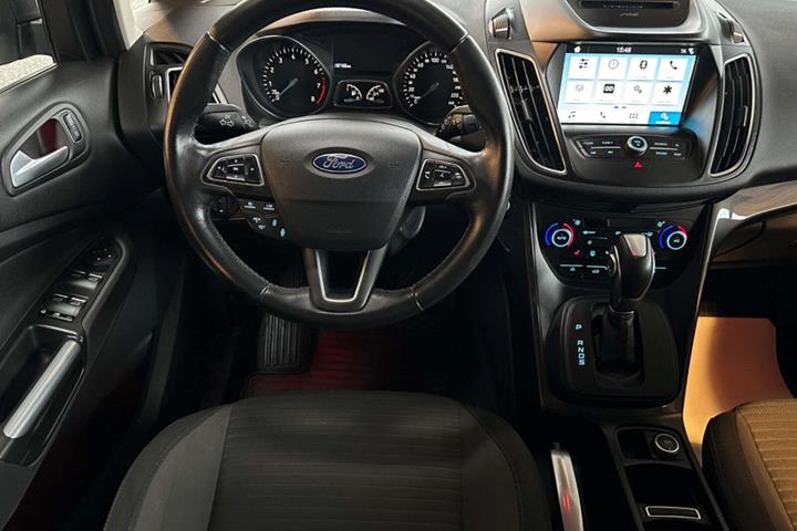 Grå Ford C-MAX fra 2018 set indefra