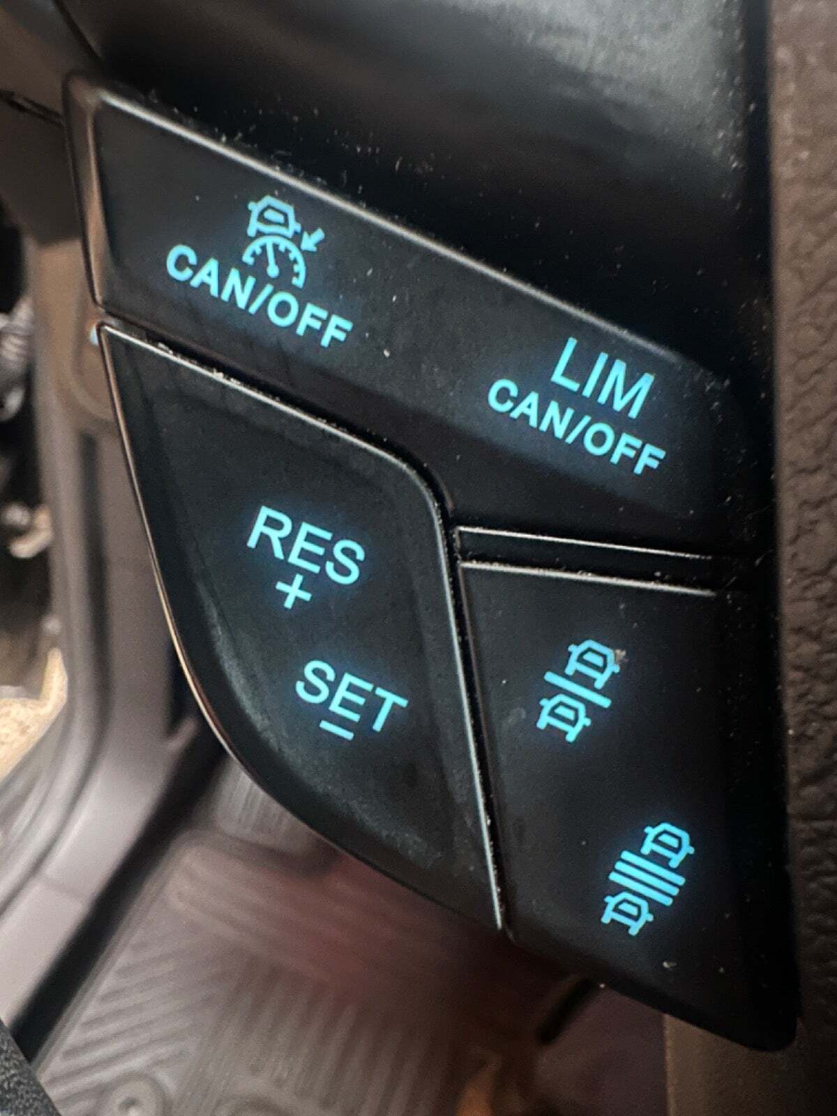 Grå Ford C-MAX fra 2018 set indefra